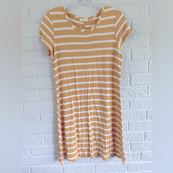 Olivia Rae Dresses & Skirts - Summer Dress